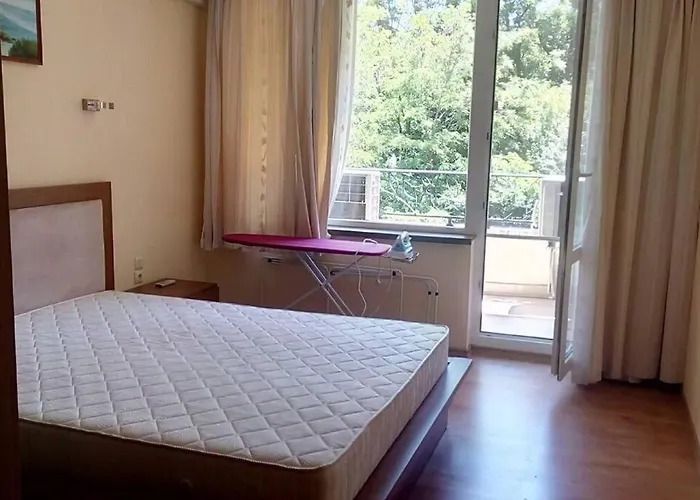 Хотел Vip Complex Perla, *